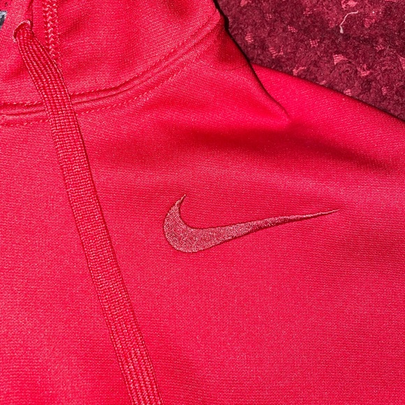 NIKE red therma fit jacket - Picture 2 of 5